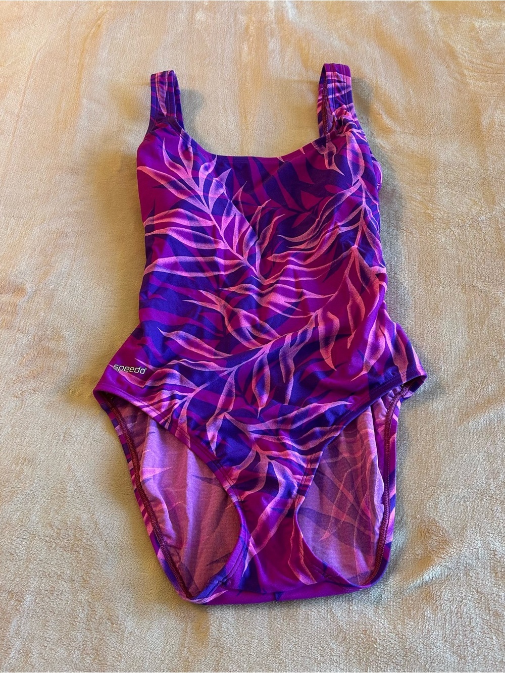 Speedo purple grind leaf print one piece swimsuit built in bra square neck 8
